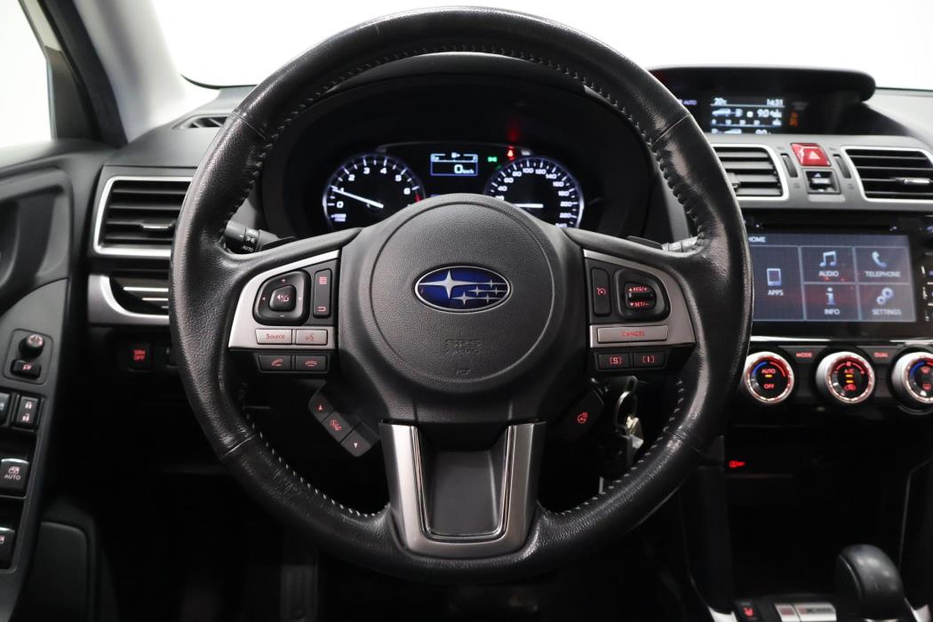 SUBARU Forester 2016