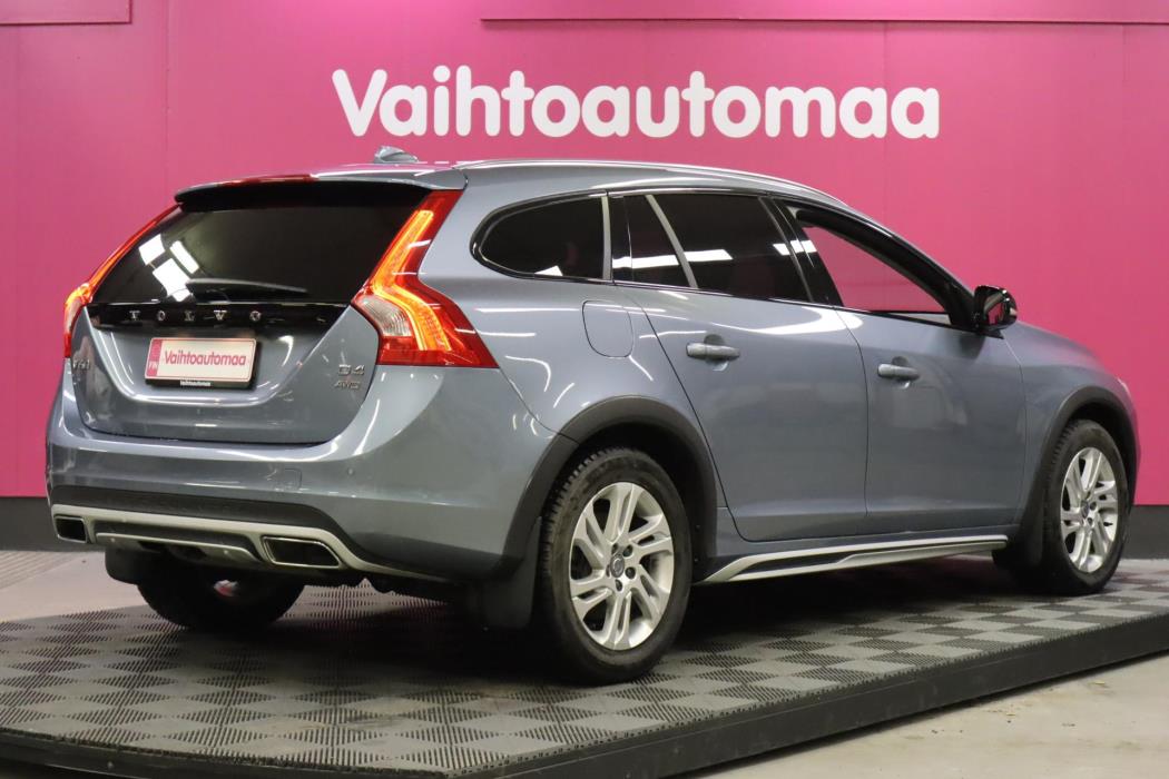 VOLVO V60 Cross Country 2018