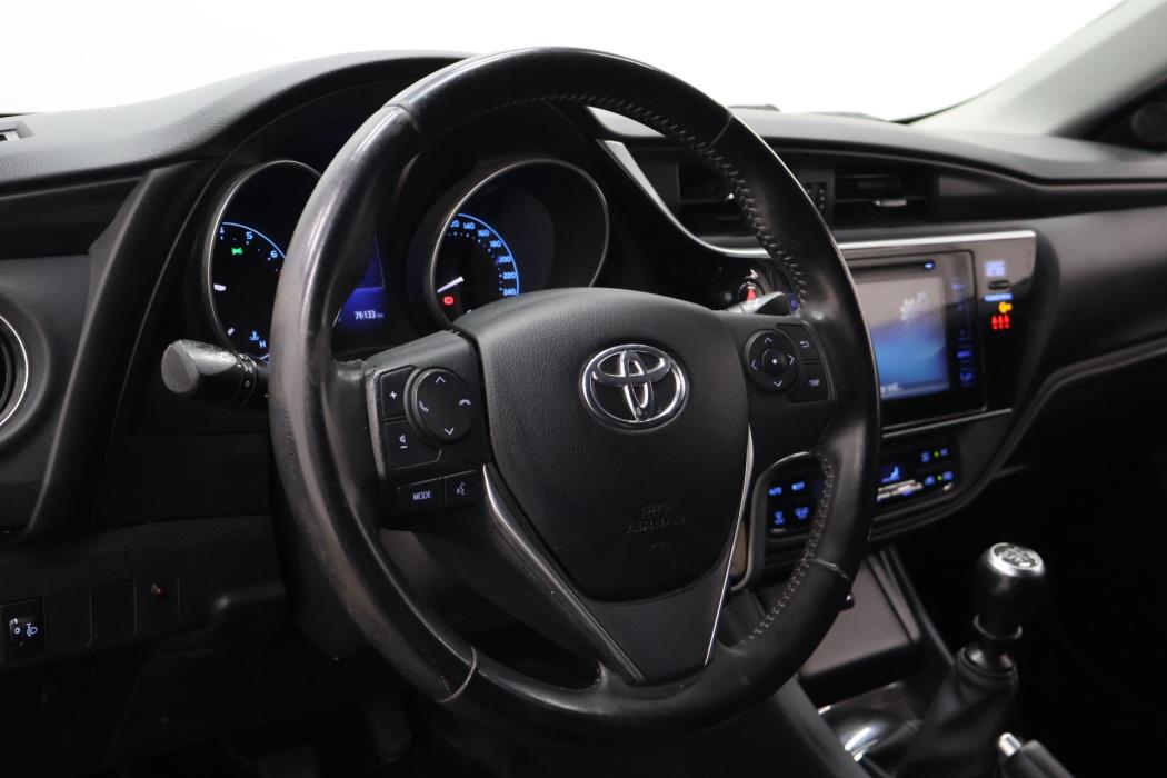 TOYOTA Auris 2017