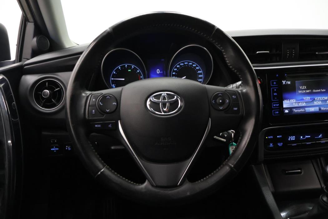 TOYOTA Auris 2017