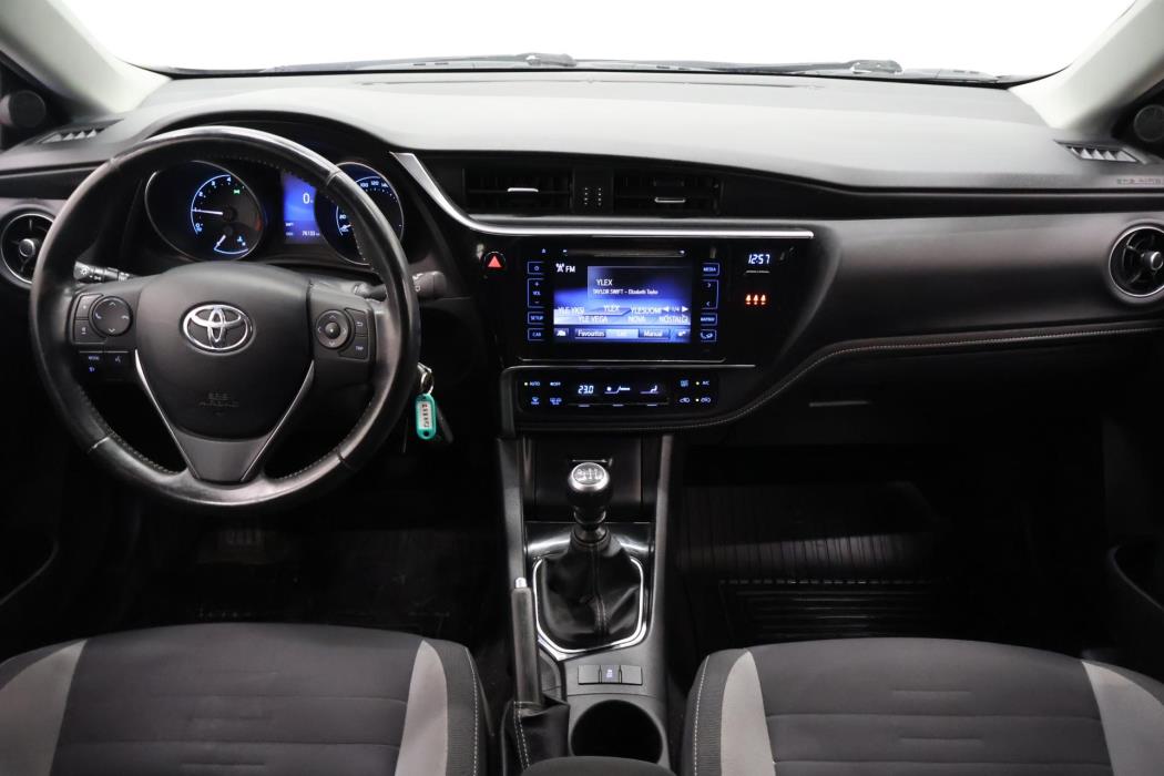 TOYOTA Auris 2017