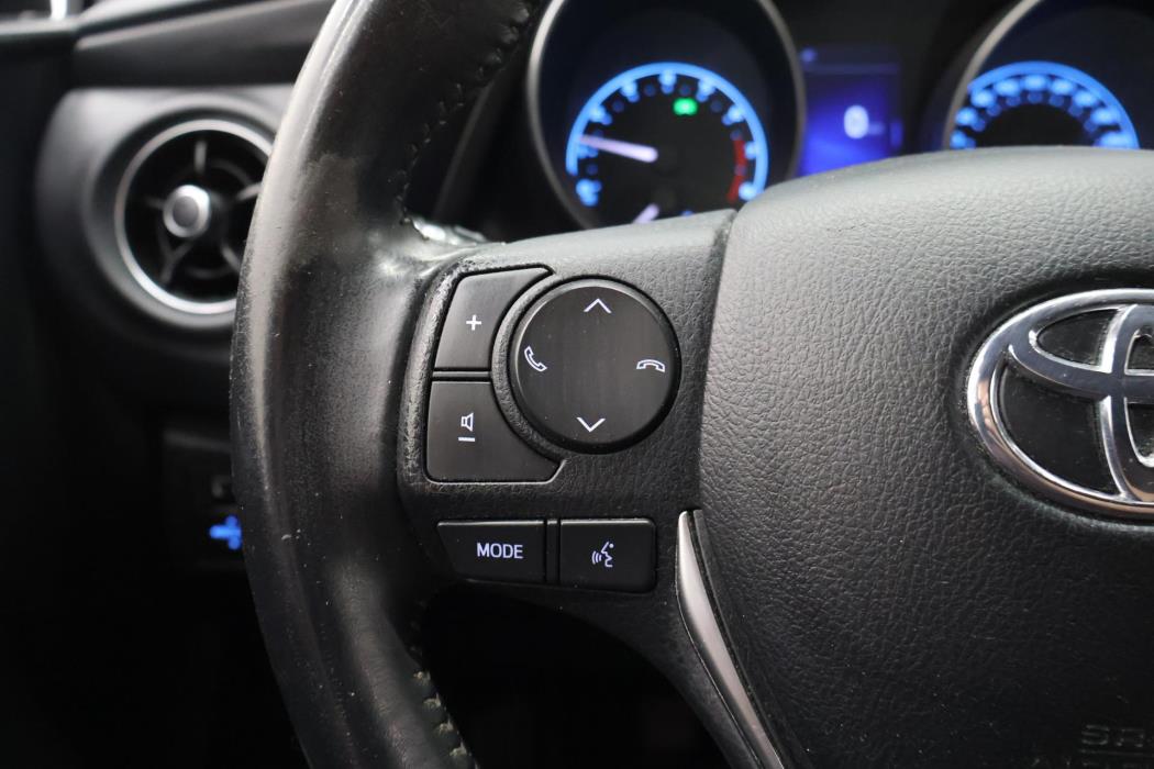 TOYOTA Auris 2017