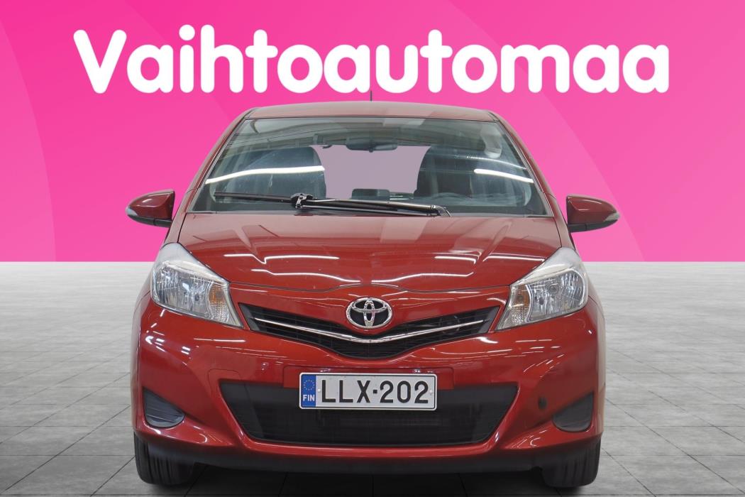 TOYOTA Yaris 2013