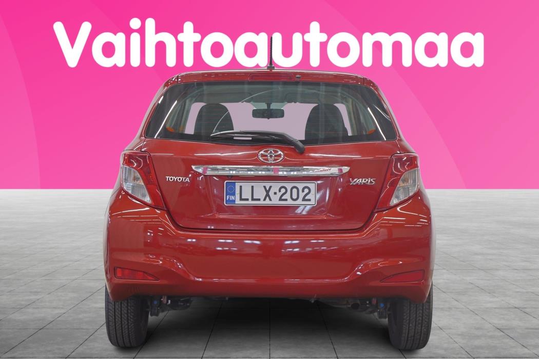 TOYOTA Yaris 2013