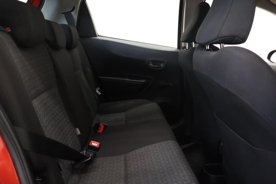 TOYOTA Yaris 2013