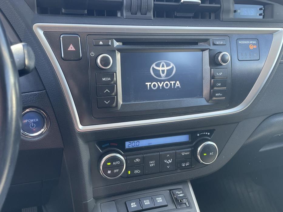 TOYOTA Auris 2014