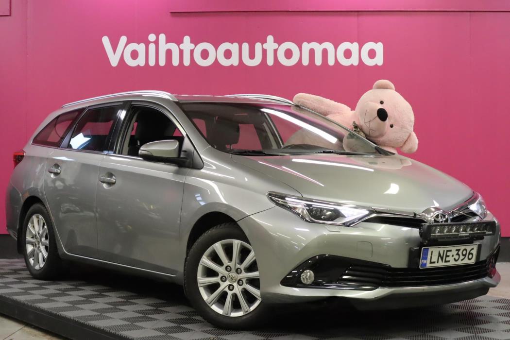 TOYOTA Auris 2016
