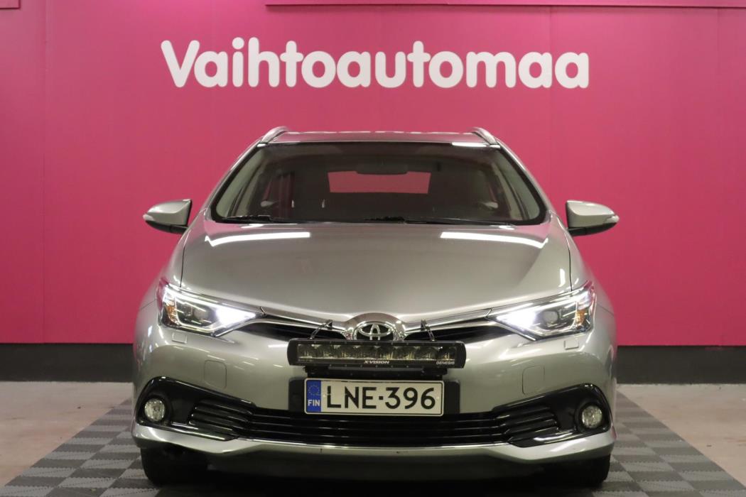 TOYOTA Auris 2016