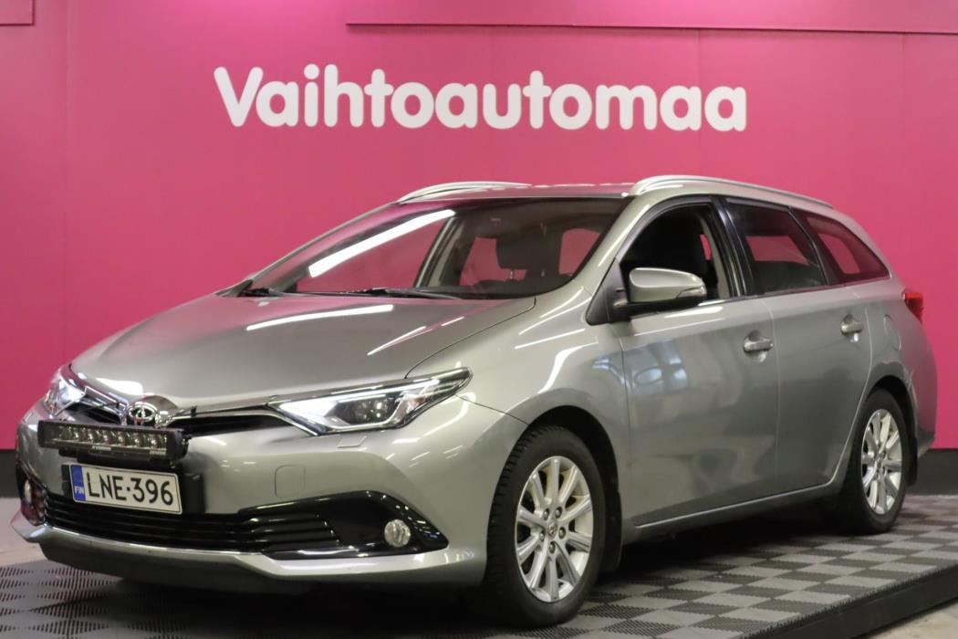 TOYOTA Auris 2016