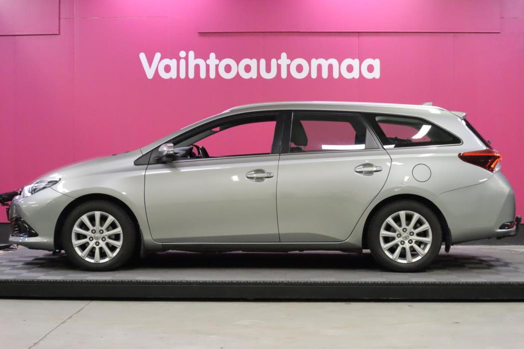 TOYOTA Auris 2016