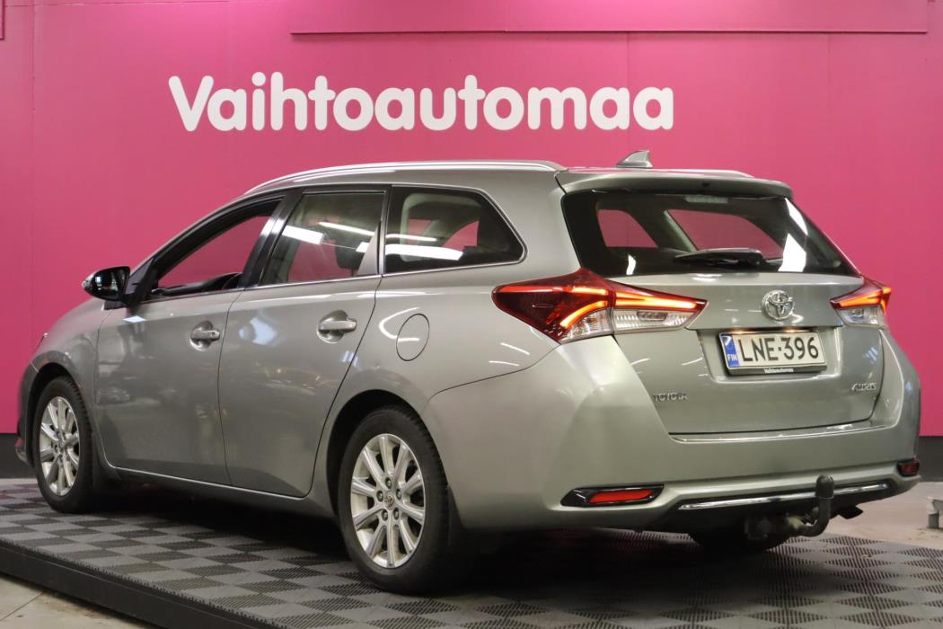 TOYOTA Auris 2016