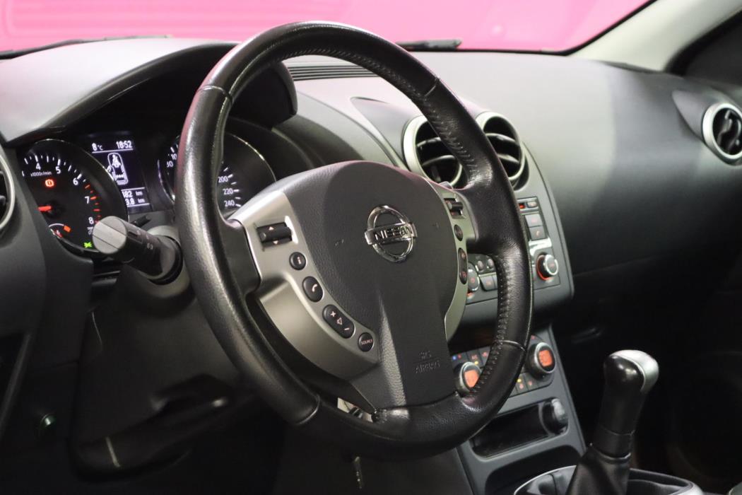 NISSAN Qashqai 2011