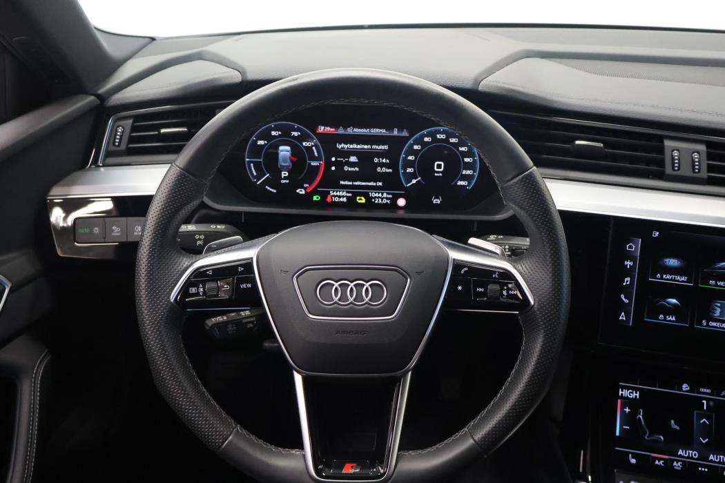 AUDI e-tron 2023