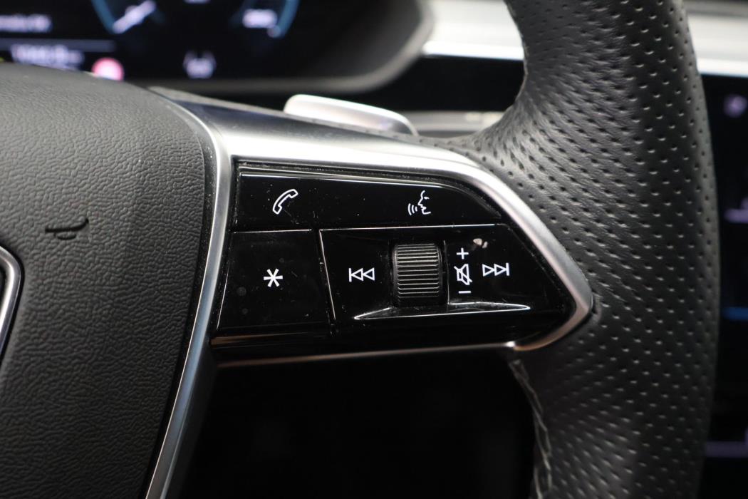 AUDI e-tron 2023
