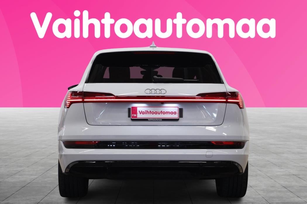 AUDI e-tron 2023