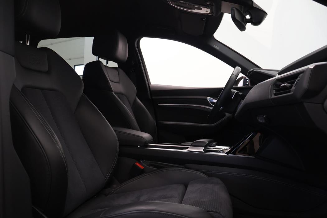 AUDI e-tron 2023