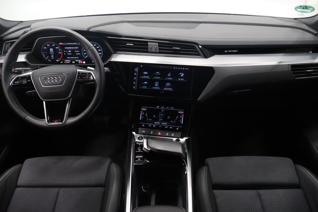 AUDI e-tron 2023