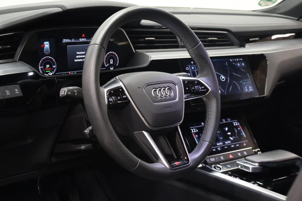 AUDI e-tron 2023