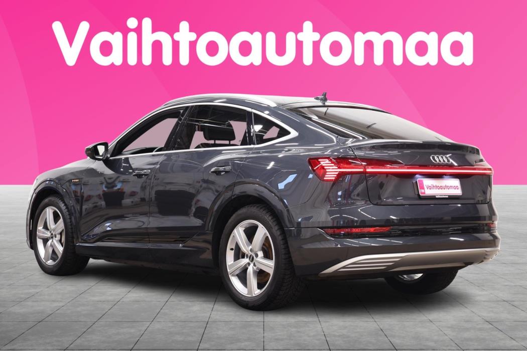 AUDI e-tron 2023