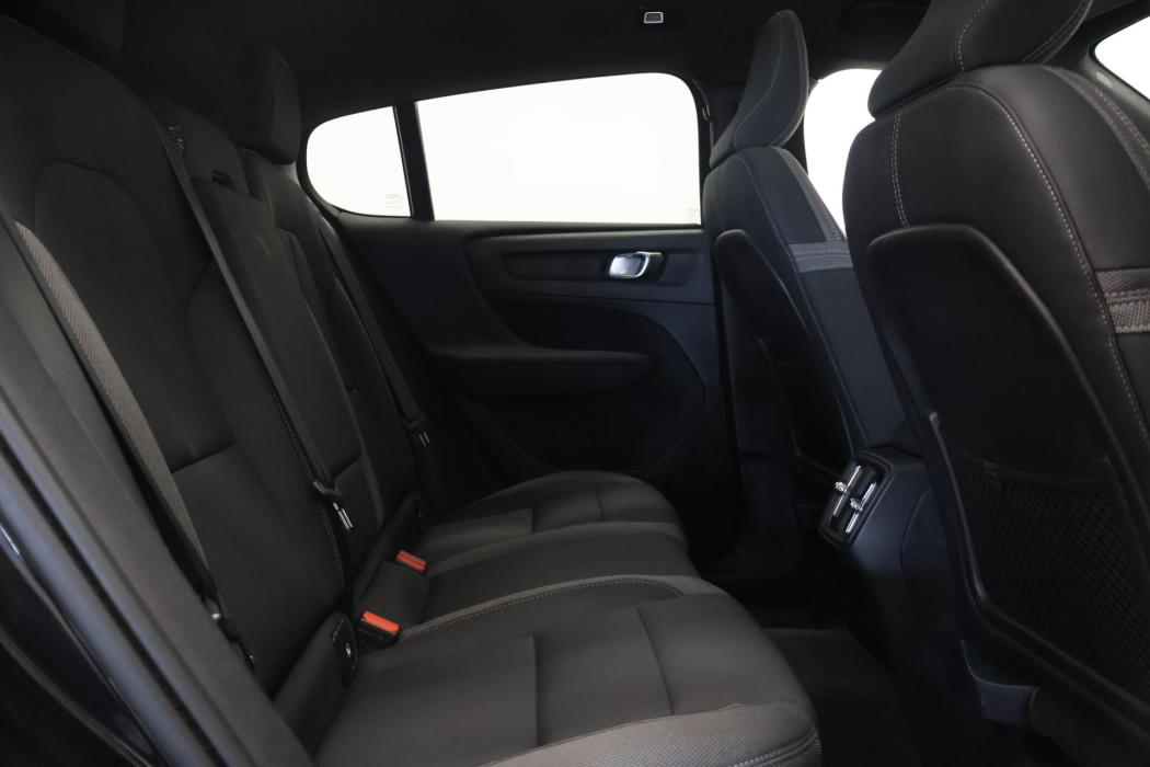 VOLVO C40 2023