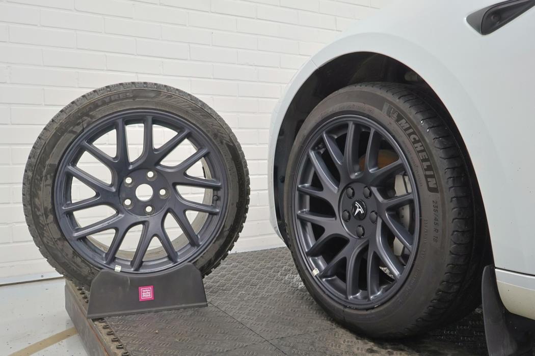 TESLA Model 3 2024