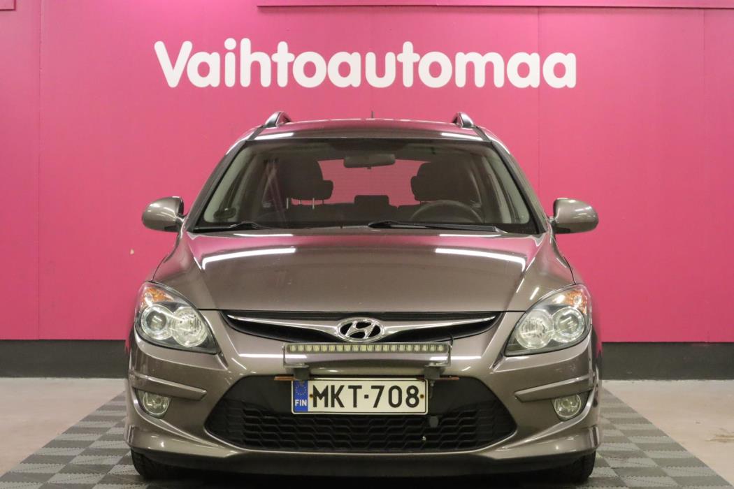 HYUNDAI i30 2012