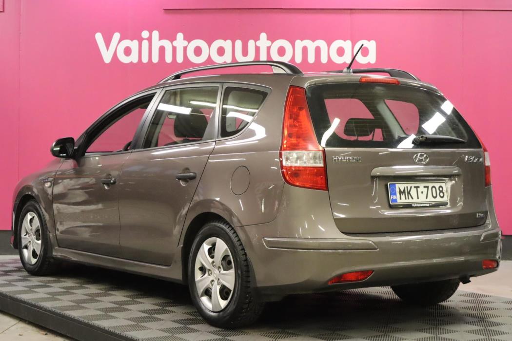 HYUNDAI i30 2012
