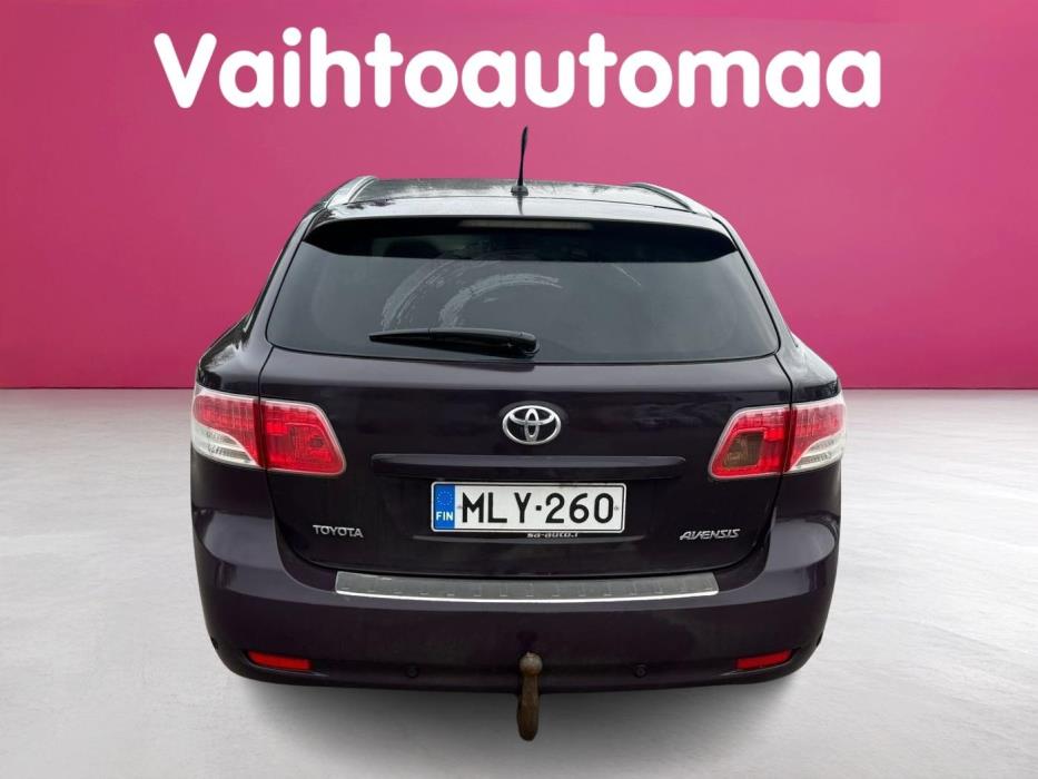 TOYOTA Avensis 2010