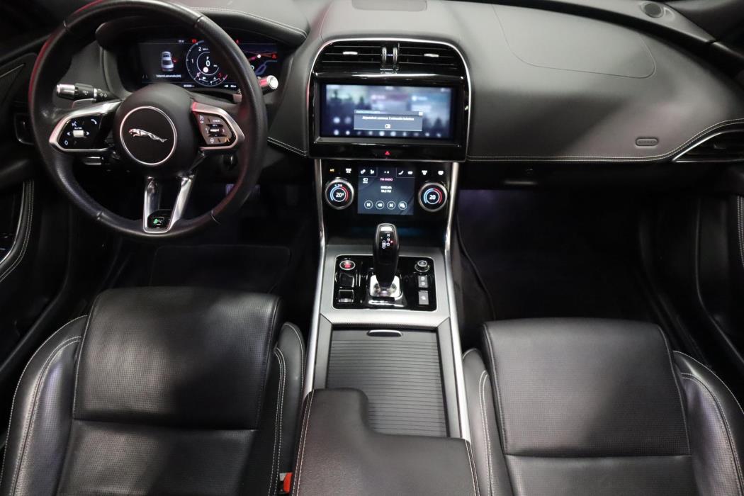 JAGUAR XE 2020