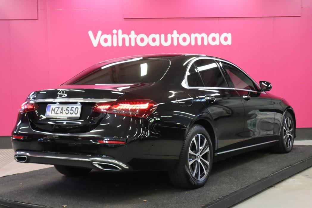 MERCEDES-BENZ E 2021