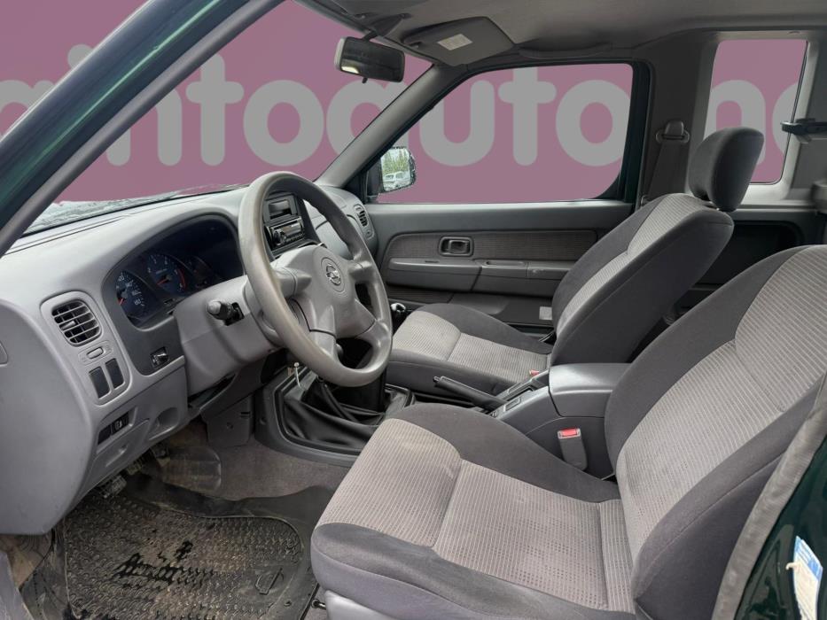 NISSAN King Cab 2005