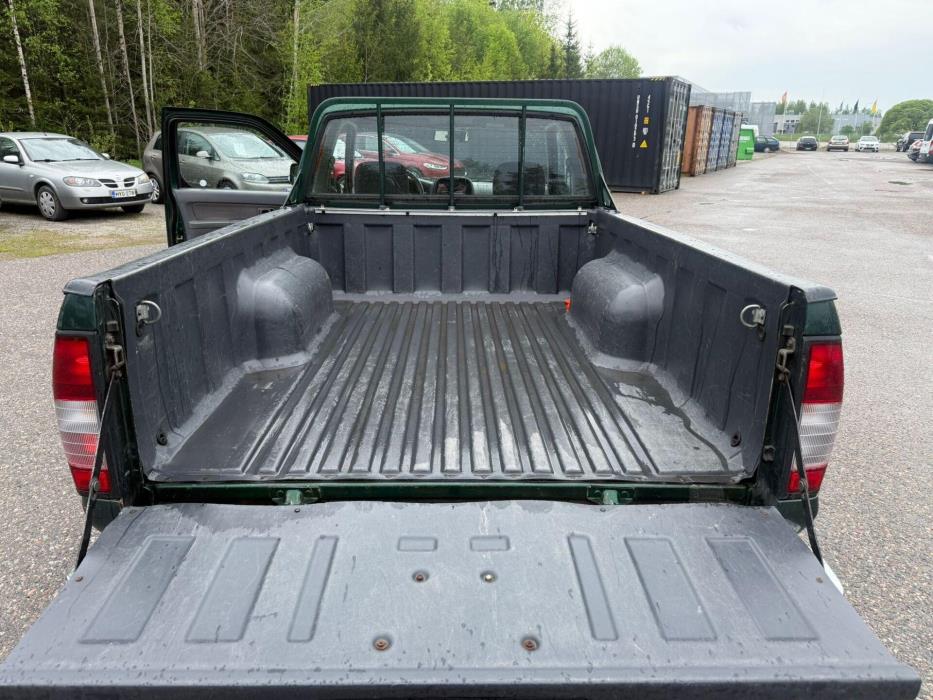 NISSAN King Cab 2005