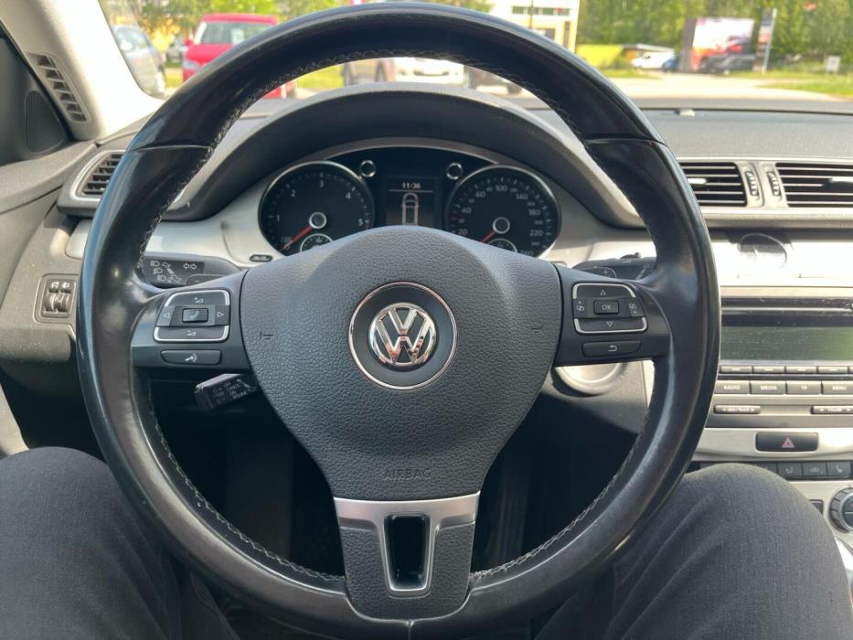 VOLKSWAGEN Passat 2013