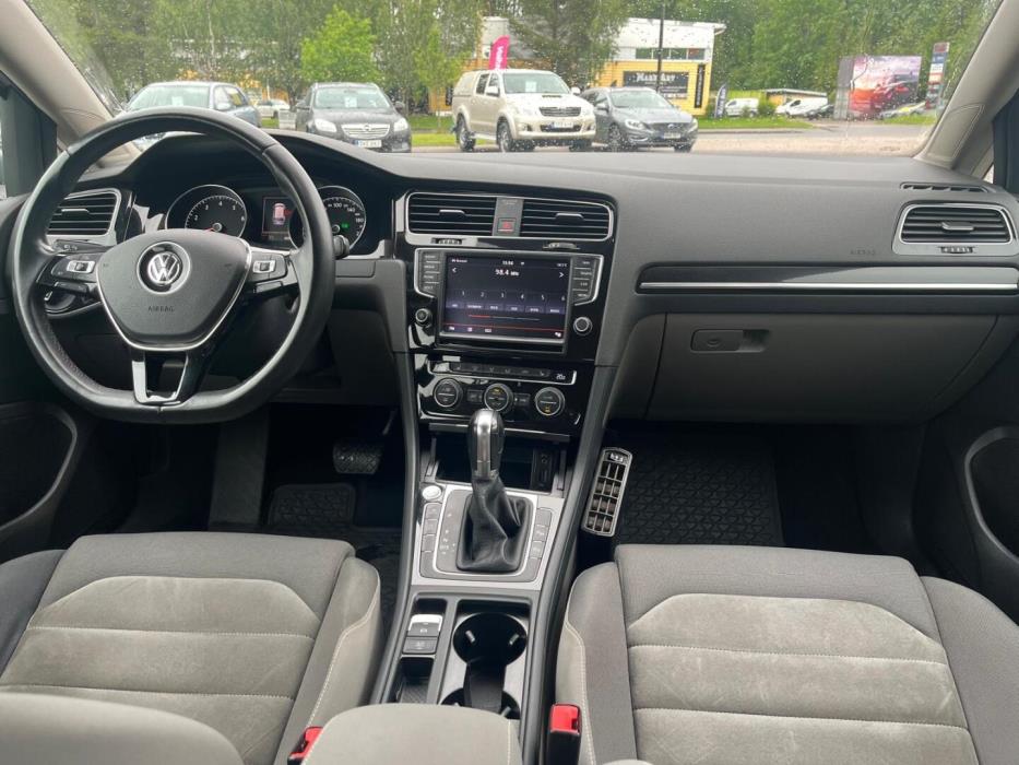 VOLKSWAGEN Golf 2013