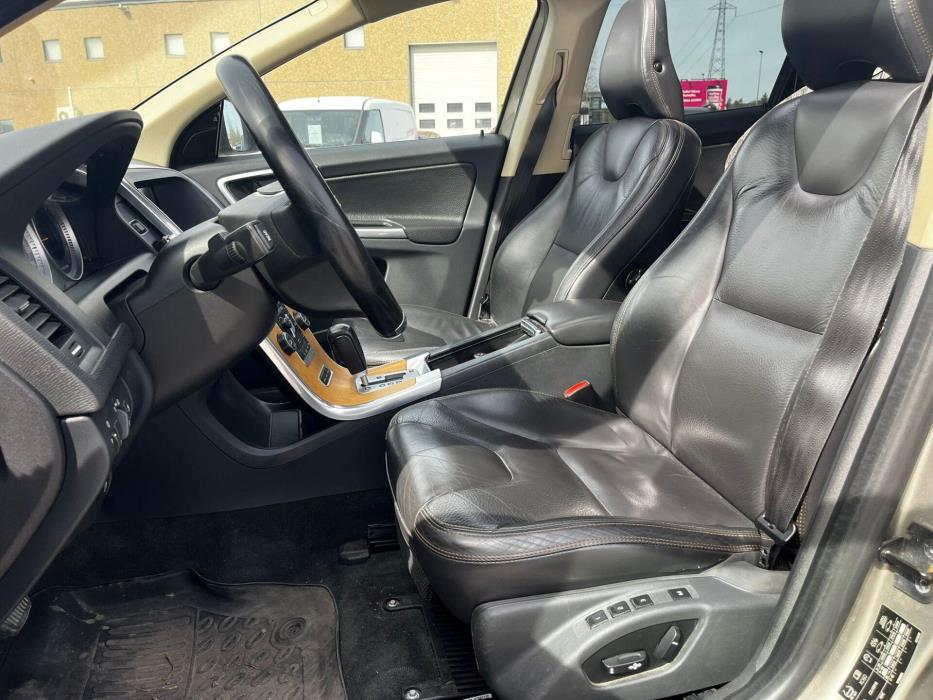 VOLVO XC60 2012