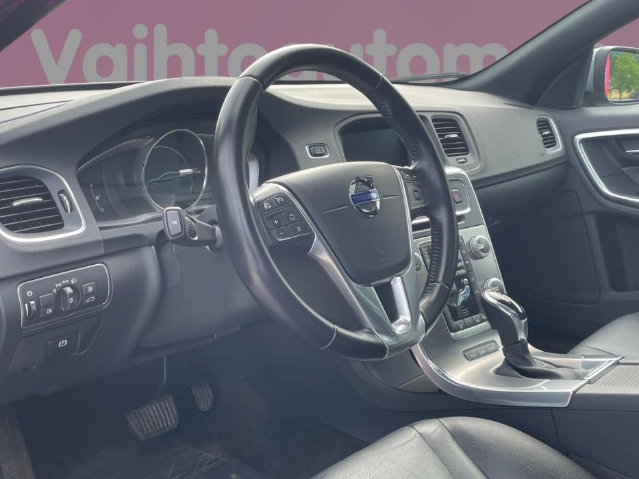 VOLVO V60 2016