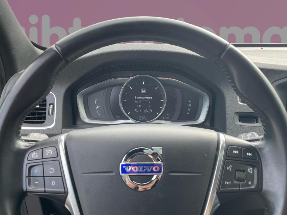 VOLVO V60 2016