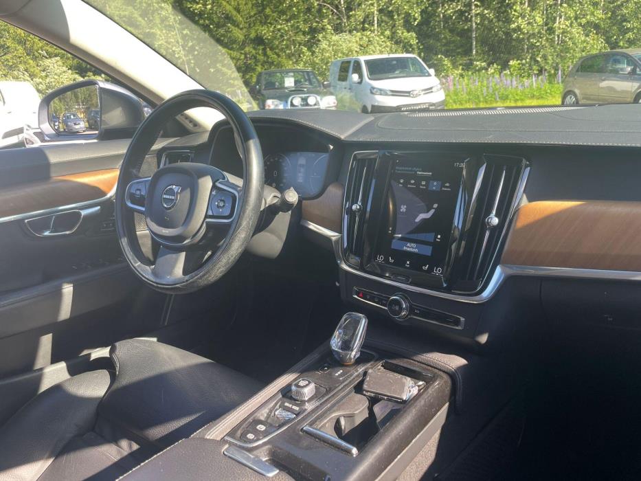 VOLVO V90 2020