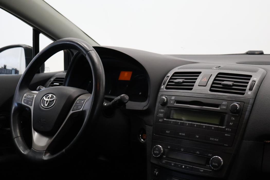 TOYOTA Avensis 2009