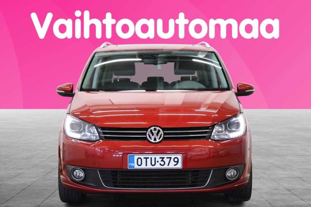 VOLKSWAGEN Touran 2013