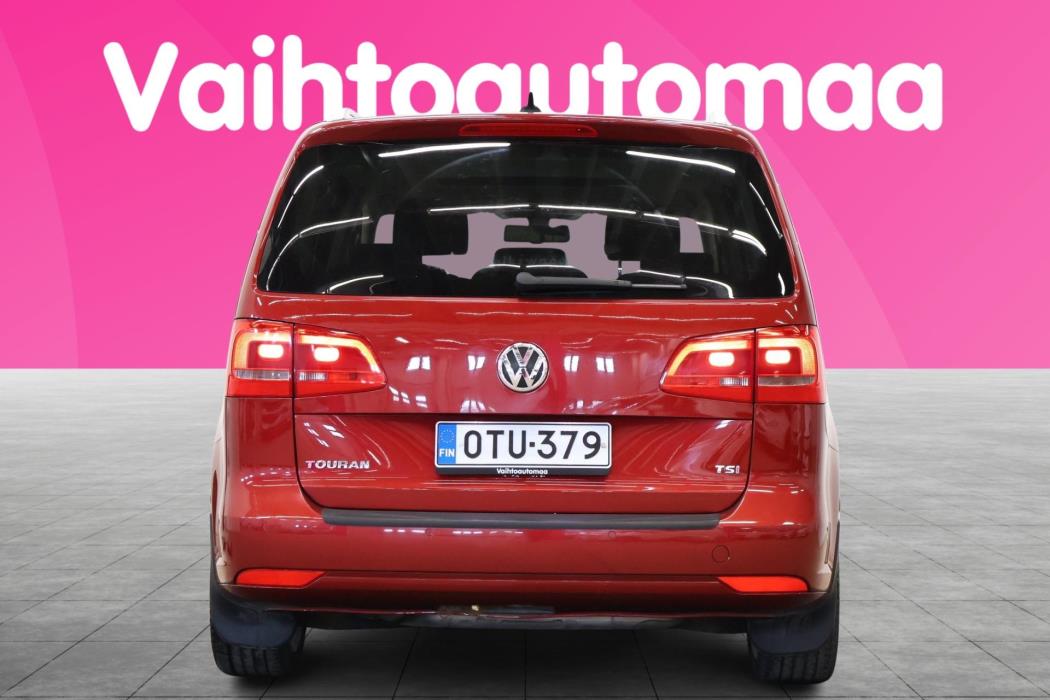 VOLKSWAGEN Touran 2013