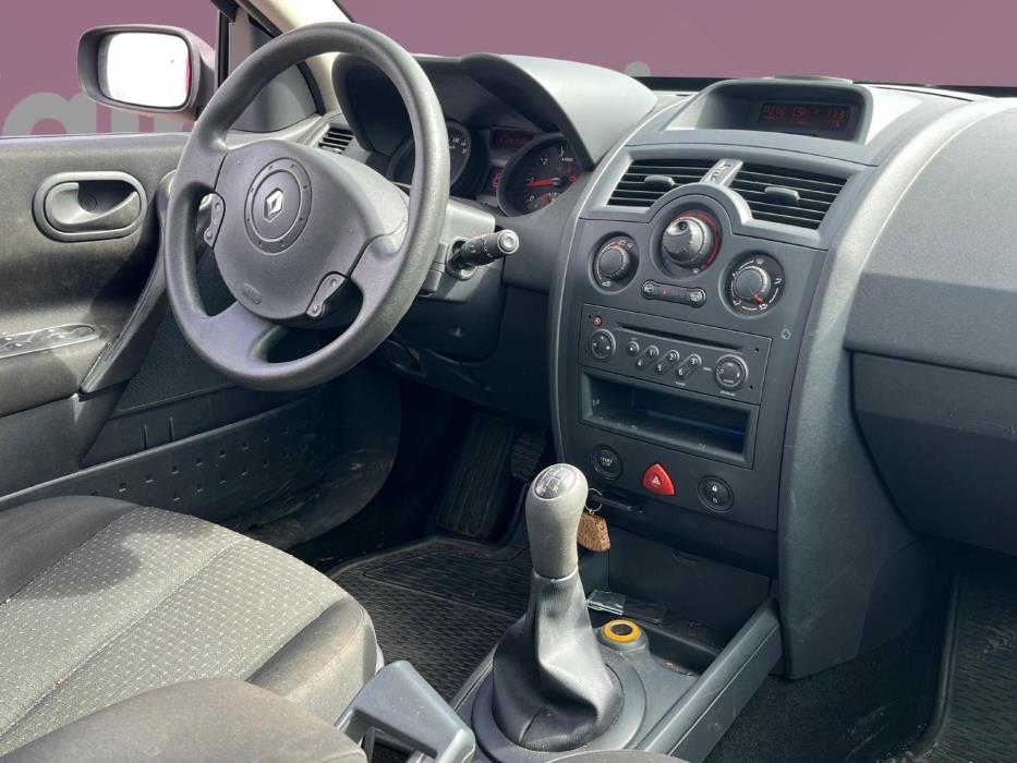 RENAULT Megane 2005