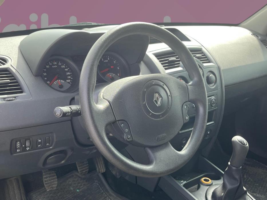 RENAULT Megane 2005