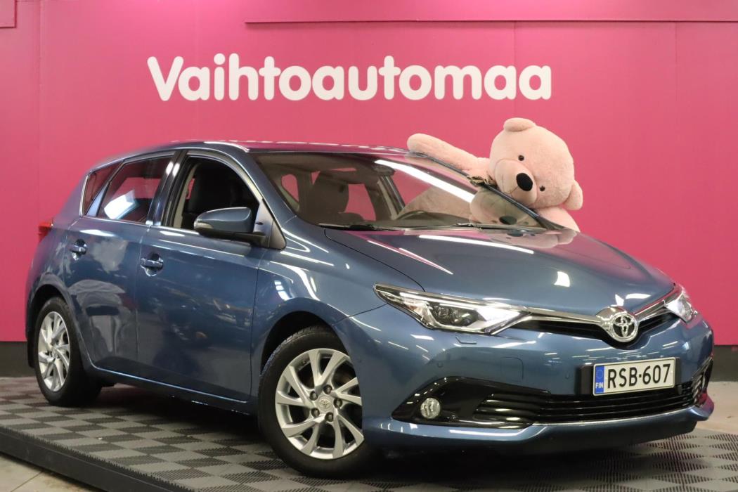 TOYOTA Auris 2015