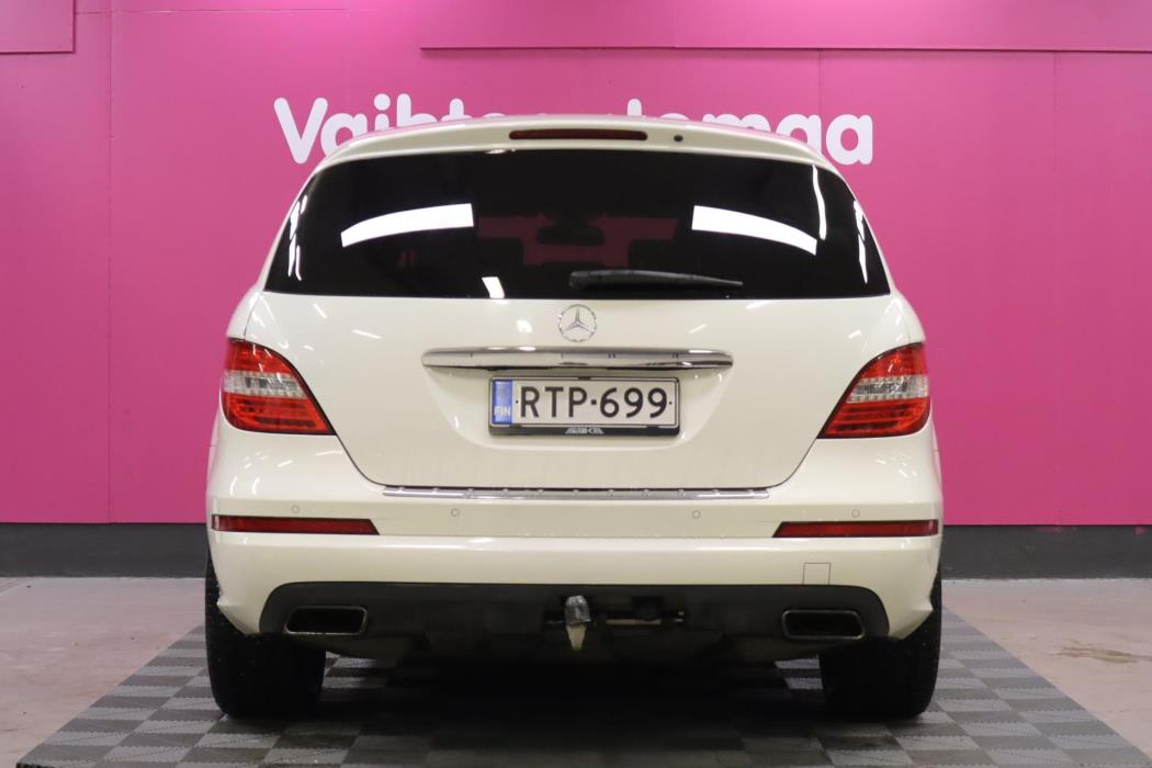 MERCEDES-BENZ R 2011