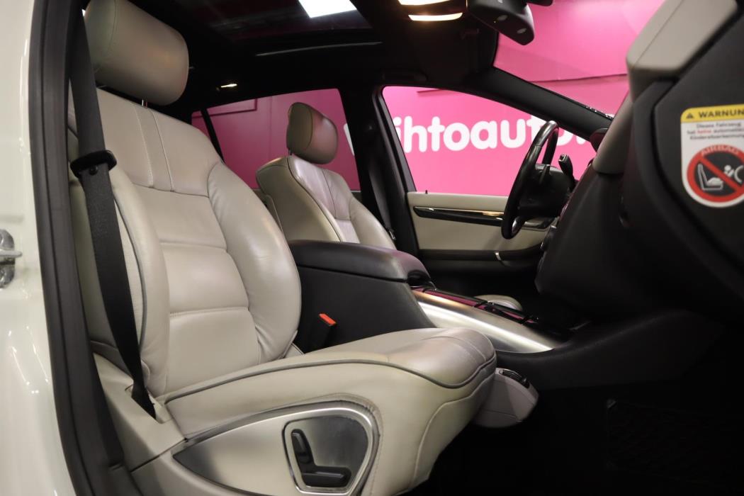 MERCEDES-BENZ R 2011