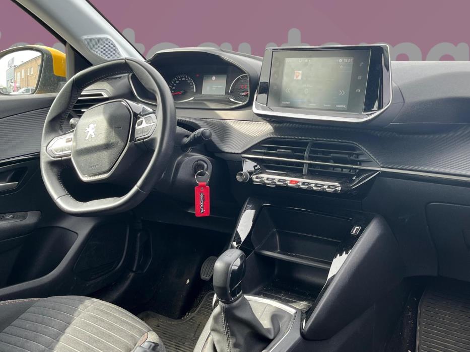 PEUGEOT 208 2020
