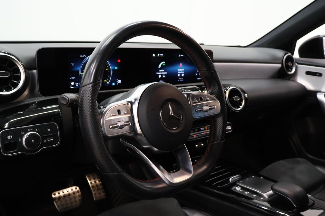 MERCEDES-BENZ A 2020