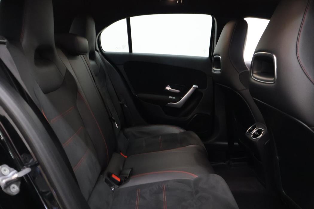 MERCEDES-BENZ A 2020