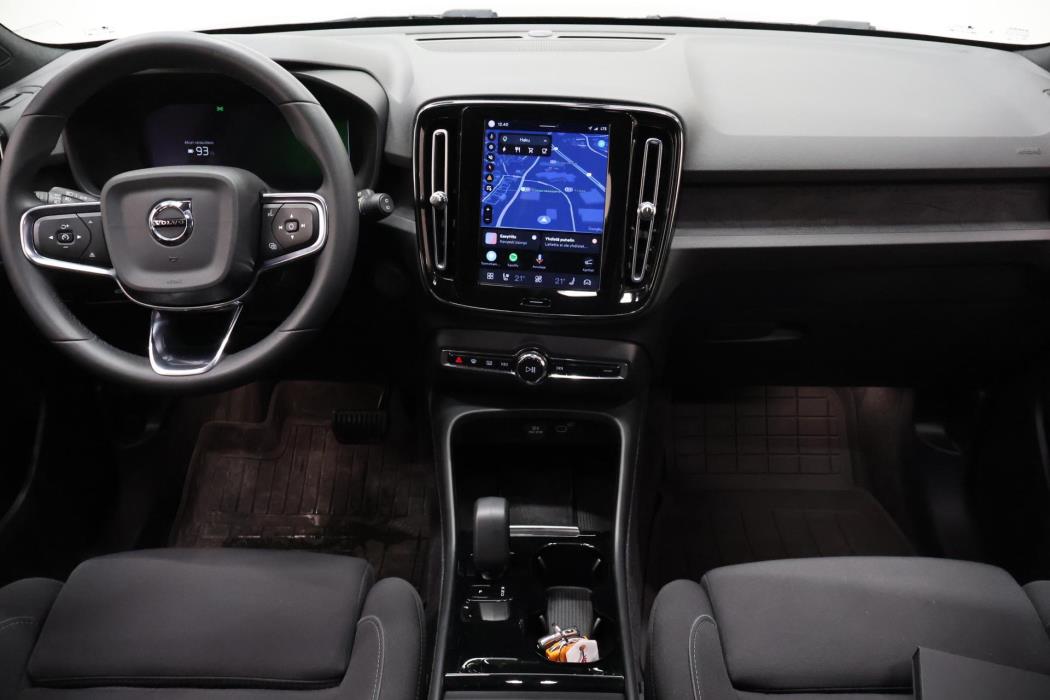 VOLVO XC40 2023
